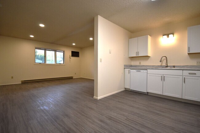 Photo - 2BR/1Ba, close to 7th Street, food truck court and shopping Unidad 56