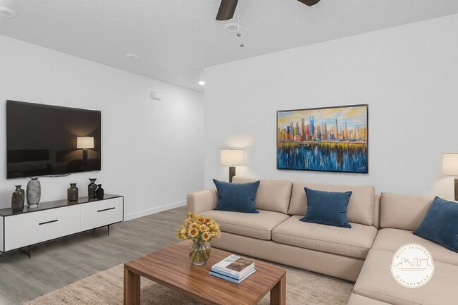 Building Photo - Gorgeous Townhomes in Entrata Farms of Meridian. Luxurious Amenities!