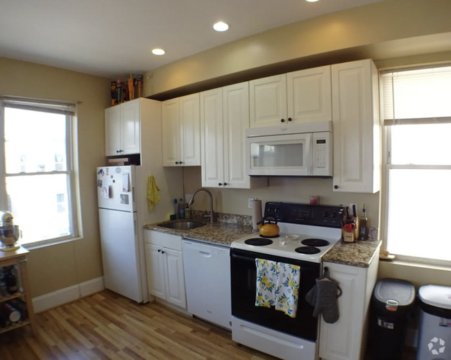Building Photo - 846 Dorchester Ave Rental