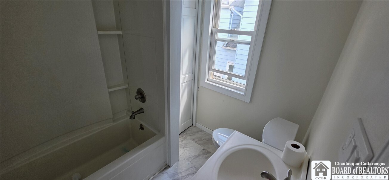 Photo - 157 Park St