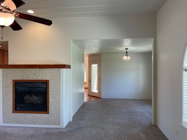 Photo - Stunning 3 Bedroom 2 Bath Home- Located in Friendly Central Point-Over 1600 Sq. Ft.