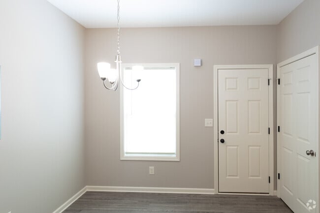 2BR, 1.5BA - 1080 SF