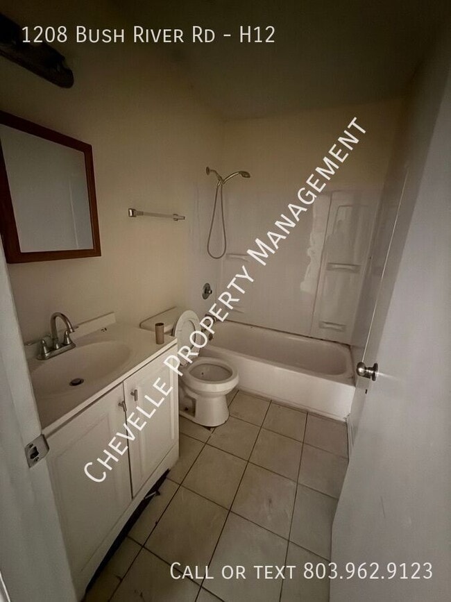Building Photo - 1208 Bush River Rd Unit H12