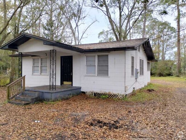 Building Photo - 5562 Lyle Ln Rental
