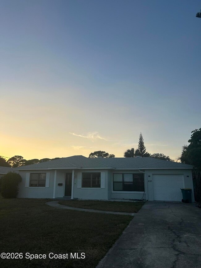 Building Photo - 832 Thomas Barbour Dr