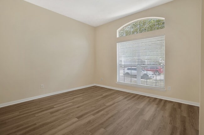 Photo - 21558 Duke Alexander Dr