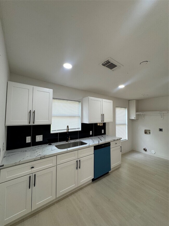 Photo - 7640 Broadview Dr Casa