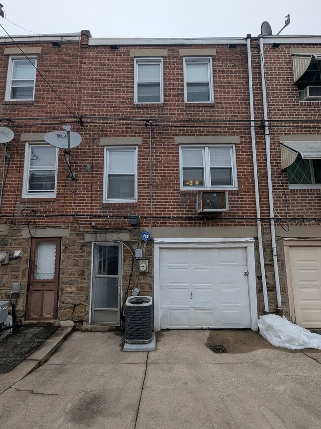 Photo - Large Home - Holmesburg