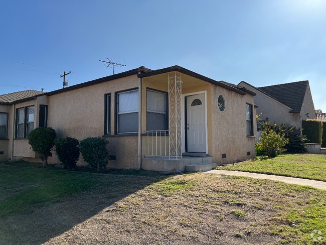 Building Photo - 1600 S Monterey St Unit 1600 Monterey Rental