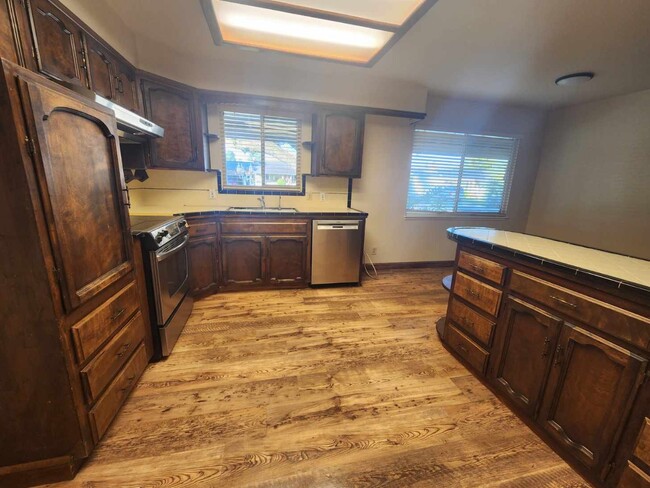 Photo - 1639 Debra Ln