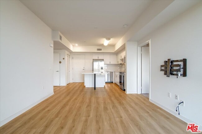 12655 Bluff Creek Dr Unidad 304