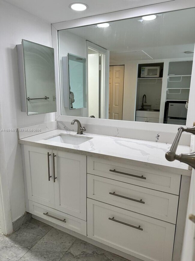 Photo - 11111 Biscayne Blvd Unidad 15B