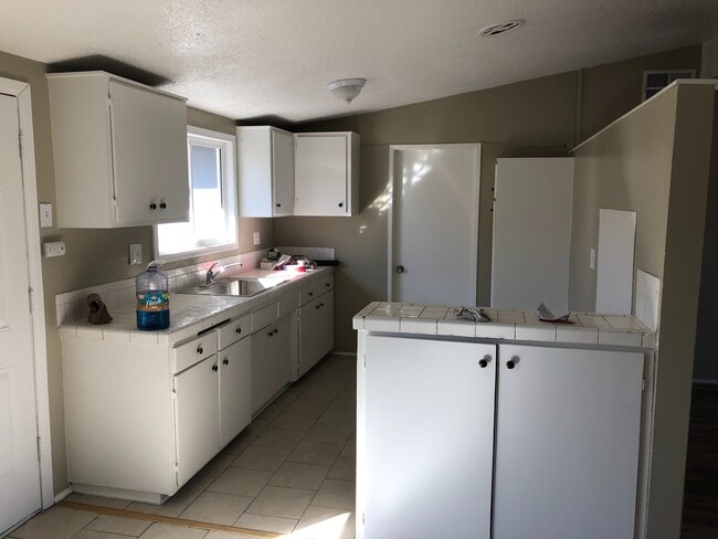 Photo - 3138 E Ave Q4