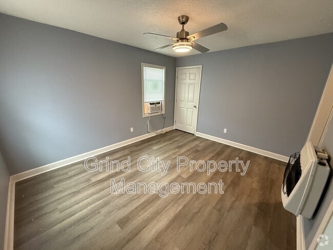Building Photo - 3067 Princeton Ave Rental