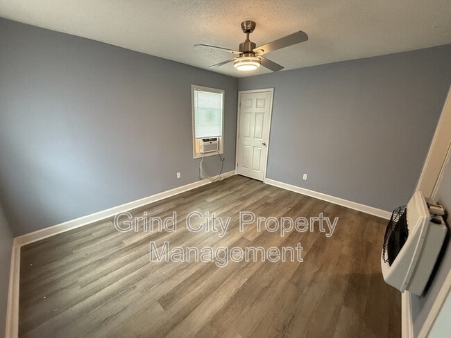 Photo - 3067 Princeton Ave Apartment