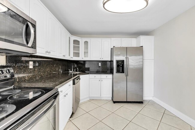Photo - 2750 NE 183rd St Unit 806