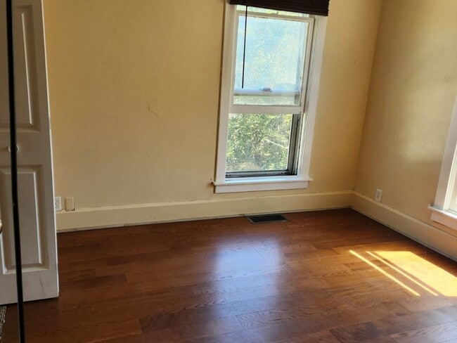 Photo - 208 S Illinois St Unit 2
