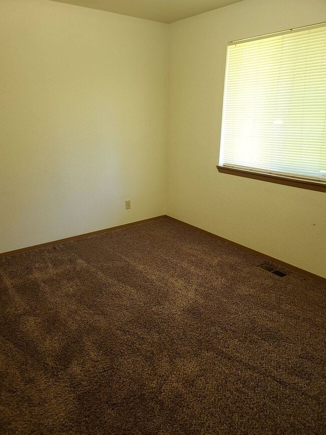 Photo - POST FALLS DUPLEX (P#302)