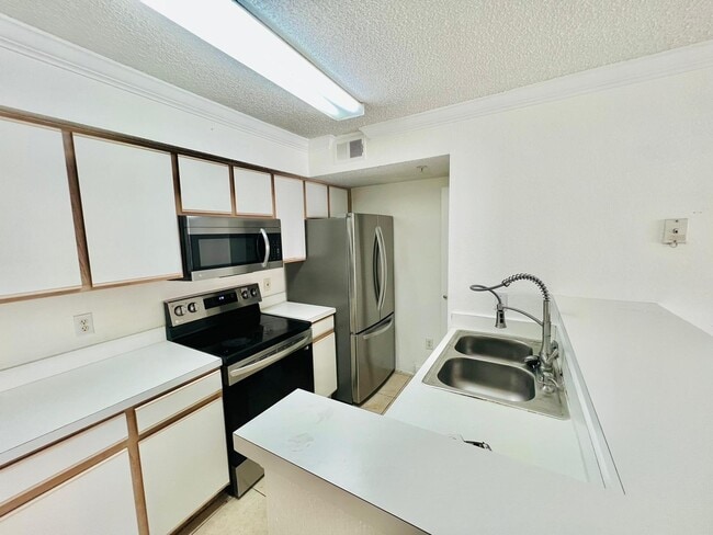 Photo - 2200 Key W Ct