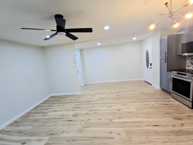 Photo - 401 Trichelle St