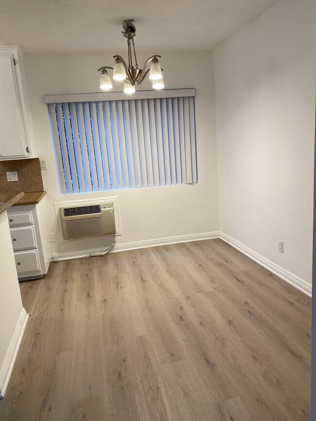 Photo - 8556 Gregory Way Unidad 1