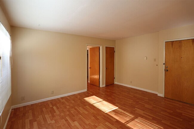 Photo - 777 5th Avenue Unidad #5