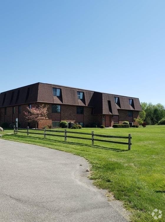 Building Photo - 246 Edgebrook Ln Unit 1 Rental