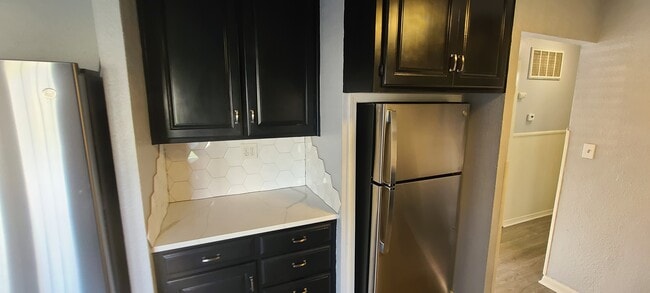 Photo - 11316 Lewis Ave