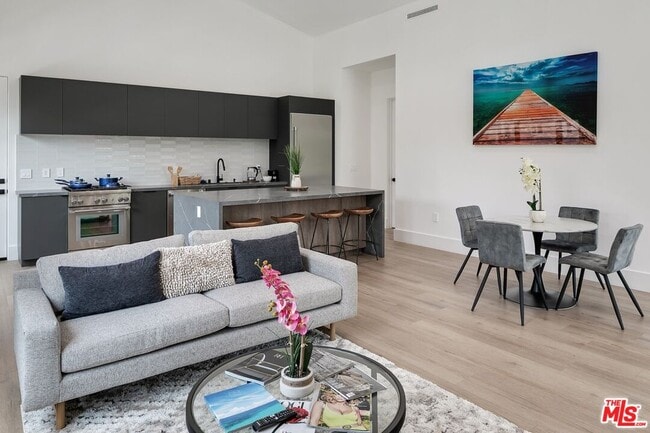 Building Photo - 1236 N Spaulding Ave