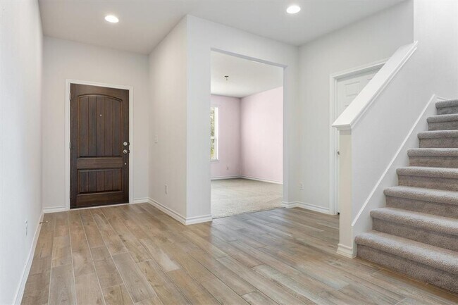 Photo - 345 Capstone Rd