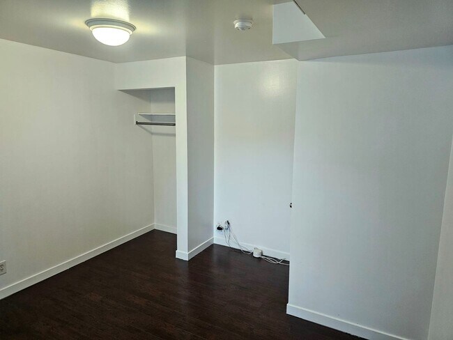 Photo - Spacious Private Guy Room Only 3 blocks from U Campus Unit 15 - 15C