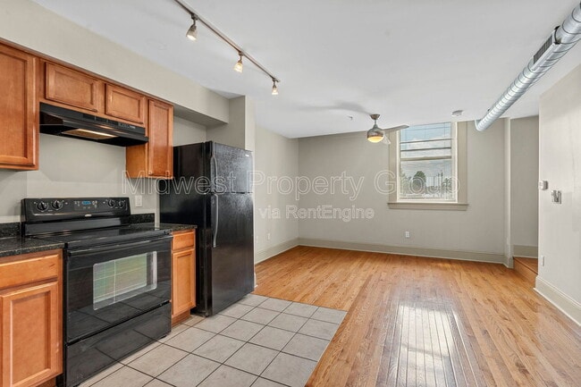Building Photo - 4244 Chouteau Ave Unit 115