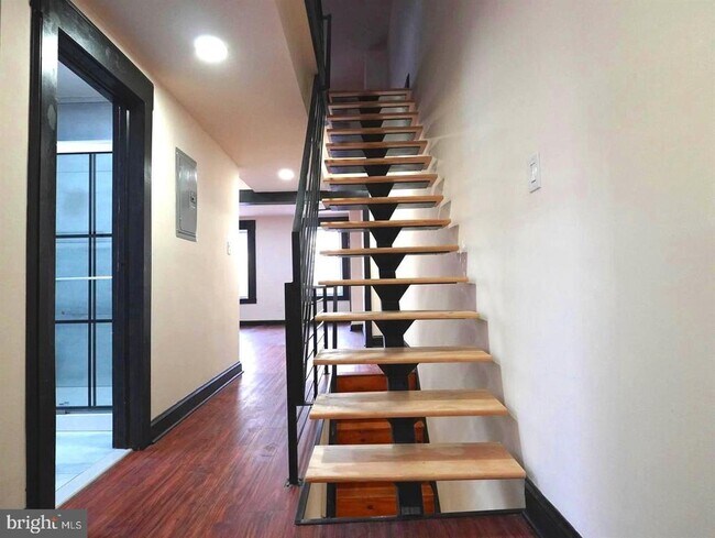 Photo - 5013 Chester Ave