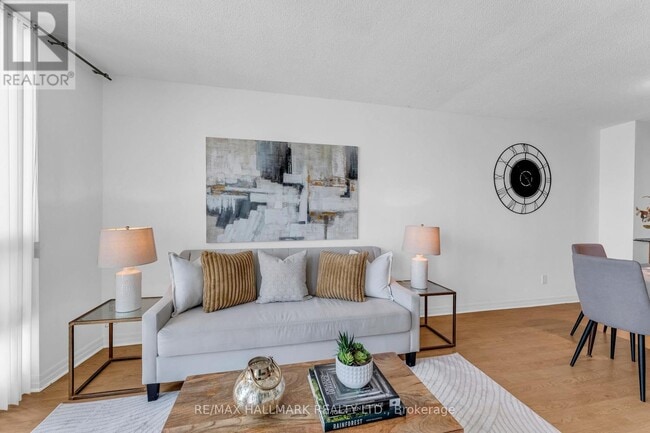 Photo - 16 Yonge St Unité 1908