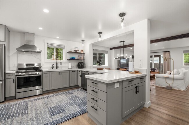 Photo - 441 Karrow Ave