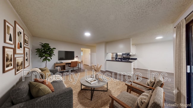 905 Lakeside Dr Unit 4