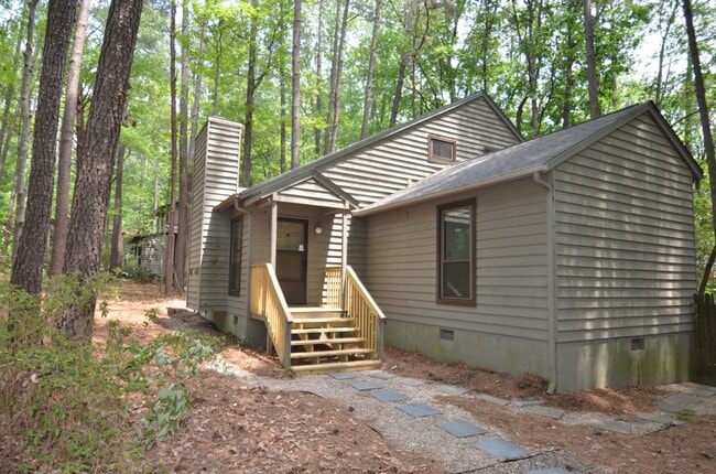 Building Photo - Charming 2 Bed / 2 Bath Home in Prime Chapel Hill Location