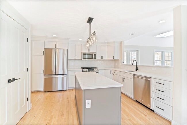 Photo - 21 Hodgkins Dr