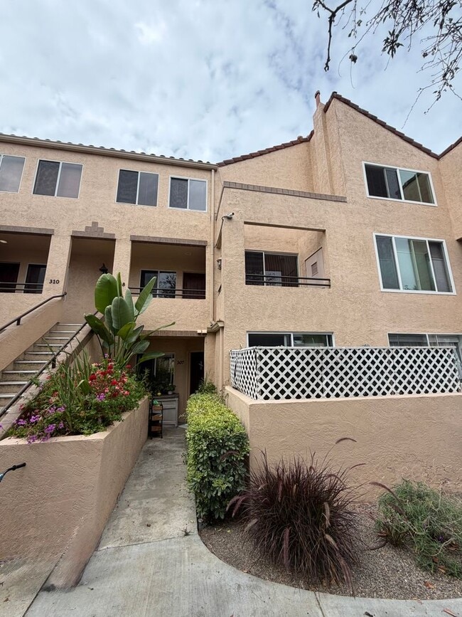 Building Photo - 3979 Nobel Dr