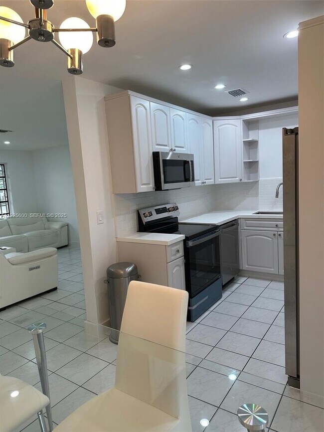 Photo - 3225 SW 94th Ave