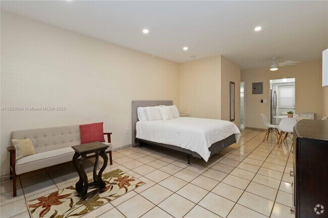 Building Photo - 644 Meridian Ave Unit 2 Rental