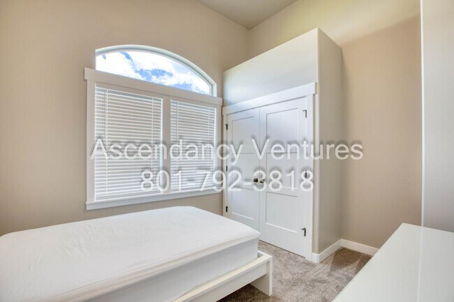Photo - 1177 N 640 E