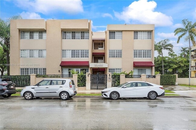 Photo - 300 Madeira Ave Unidad 201