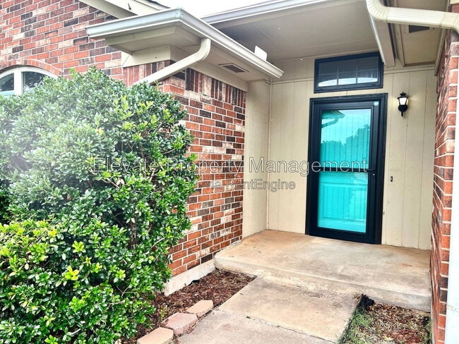 Photo - 16405 Otter Dr