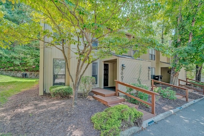 7007 Oak Ct