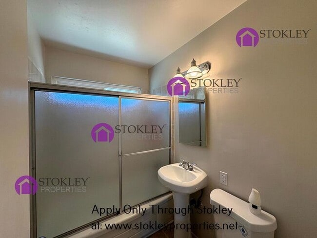 Photo - 1560 Pine St