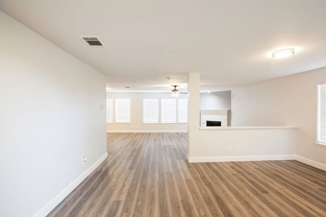 Photo - 5000 Bald Cypress Ln