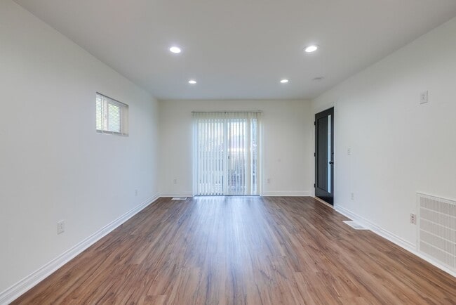 Photo - 1221 N Bronson Ave Unidad 1223 N Bronson