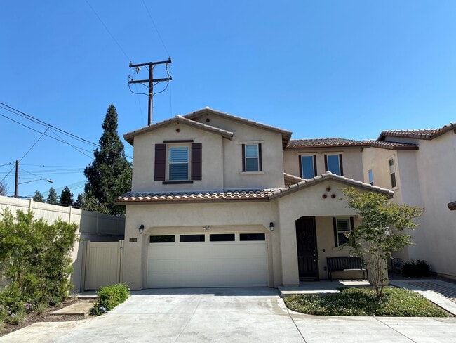 Photo - 14948 Texaco Ave House