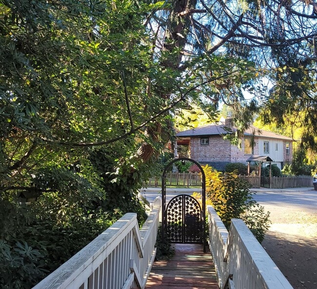 Photo - Nice 3 bedroom, 2 bath Home located in his...